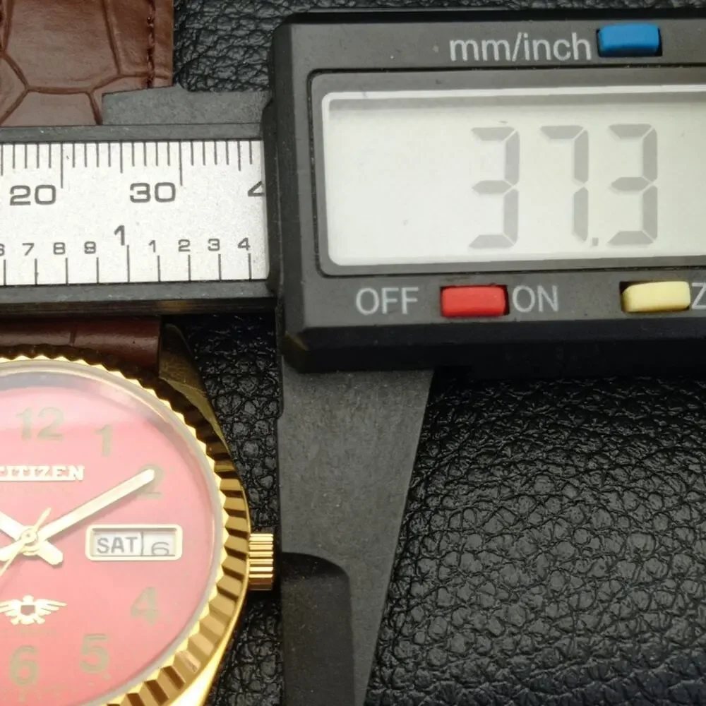 Vintage 1977 Citizen Automatic Mens Gold Watch W/daydate & Red accents - Picture 7 of 8